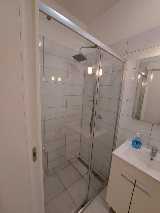 Studio Apartments Ana & Mia 비스 외부 사진